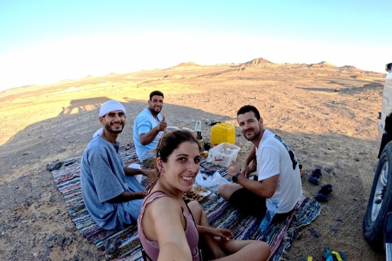 Kair: Prywatna wycieczka z noclegiem na Białej Pustyni i w oazie BahariyaBiała Pustynia i Bahariya Oasis Private Tour Greek
