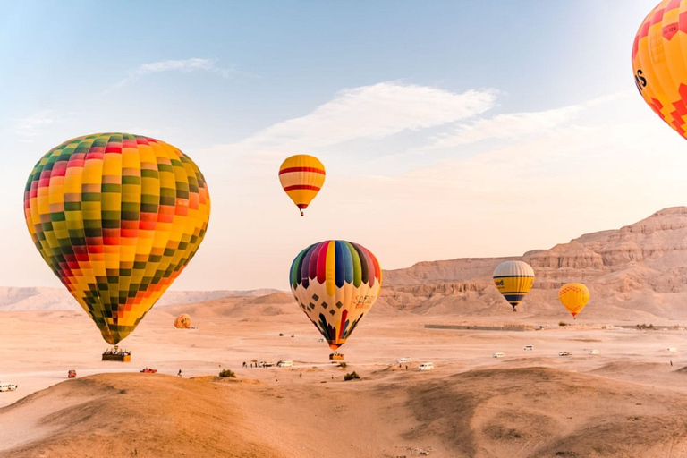 Au départ du Caire : croisière de 4 jours sur le Nil vers Louxor avec ballon et vols.Au départ du Caire : croisière de 4 jours sur le Nil vers Louxor avec montgolfière et vols.