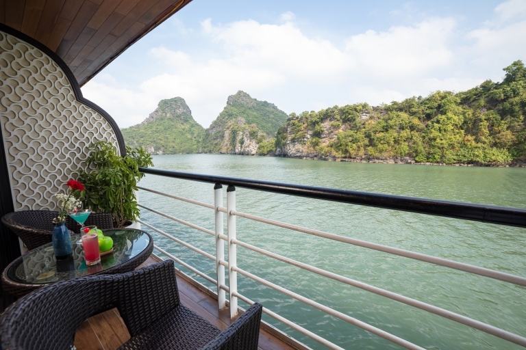 Lan Ha Bay luksusowy rejs 2-dniowy rejs i prywatny balkonLuksusowy rejs po zatoce Lan Ha Bay 2 dni, spływy kajakowe, pływanie, wędkowanie