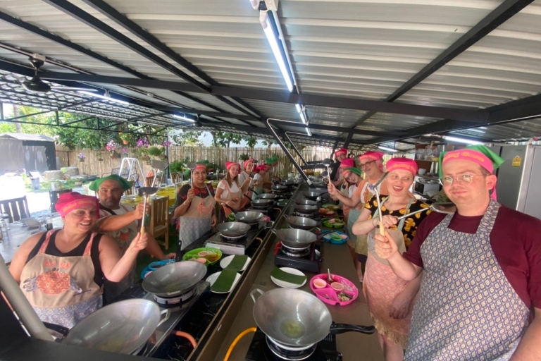 Thai Cooking Class with market tour and fruit tasting