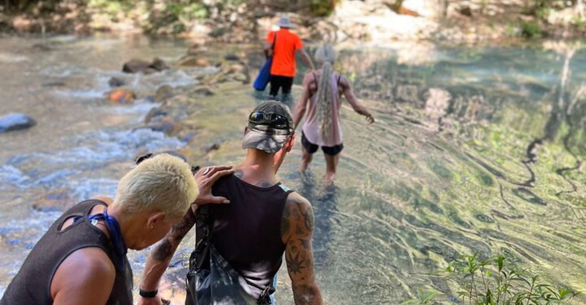 Excursão a pé pela cachoeira La Leona - Hizvo