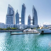 Singapore: City Skyline Yacht Cruise with Welcome Mocktail