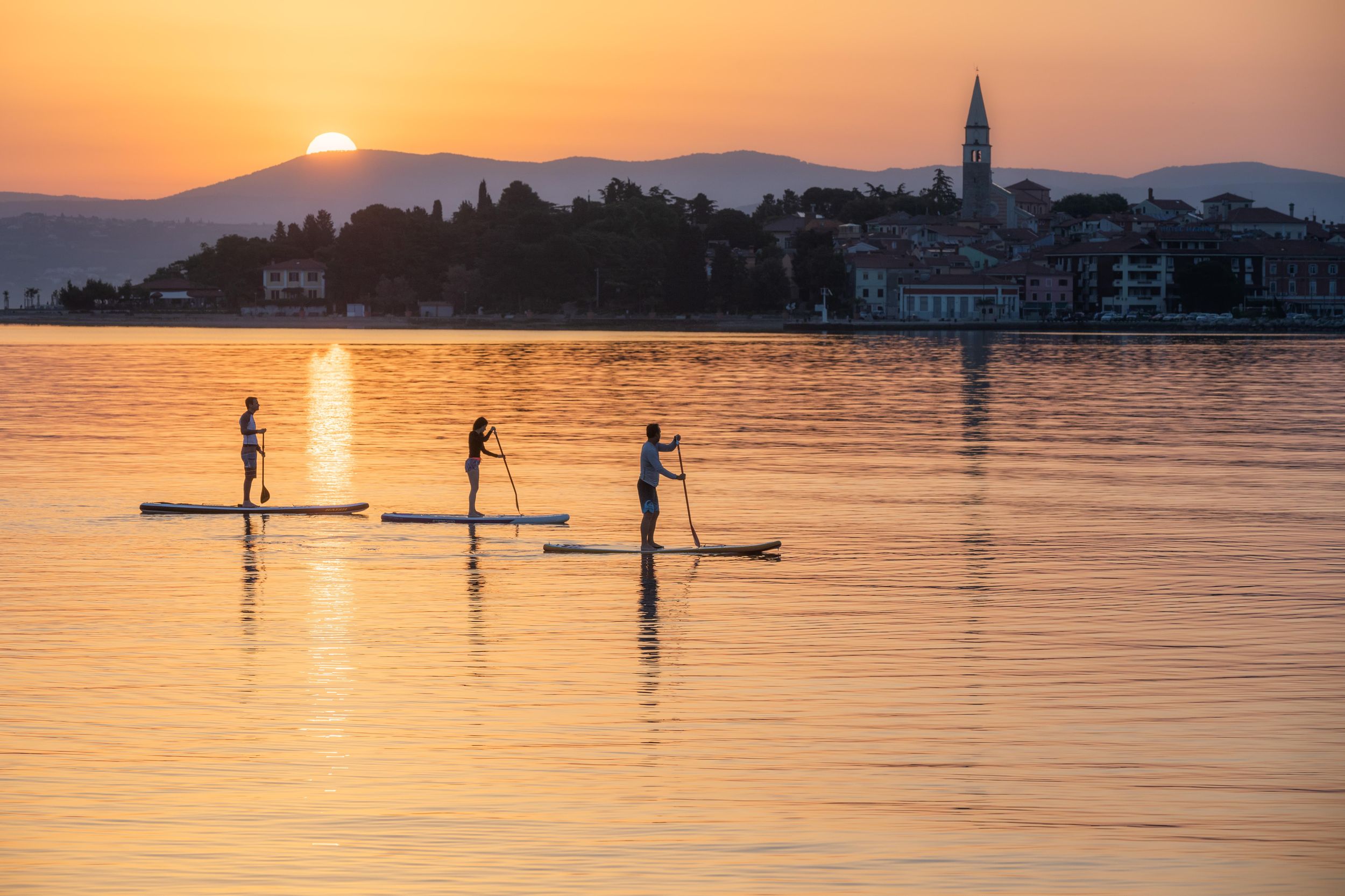 Izola: Stand-Up-Paddleboarding-Tour bei Sonnenuntergang