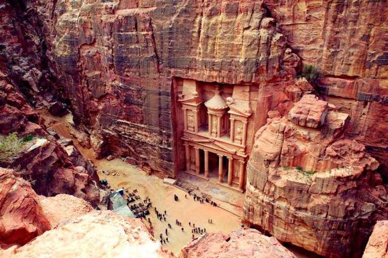 From Jerusalem: 2-Day Tour of Petra + FREE Traditional lunch Luxury Class — 5-Star Hotel Spanish