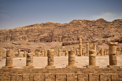 From Jerusalem: 2-Day Tour of Petra + FREE Traditional lunch Luxury Class — 5-Star Hotel Spanish