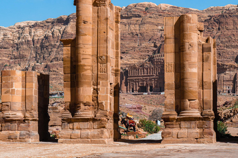 From Jerusalem: 2-Day Tour of Petra + FREE Traditional lunch Luxury Class — 5-Star Hotel Spanish