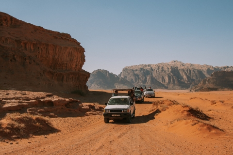 From Tel Aviv: Petra and Wadi Rum 2-Day Bus Tour Tourist Class - Standard Private Tent