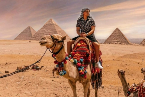 Wycieczka do piramid, Muzeum Egipskiego oraz pokaz świateł i dźwiękuprywatna wycieczka - odbiór z lotniska w Kairze