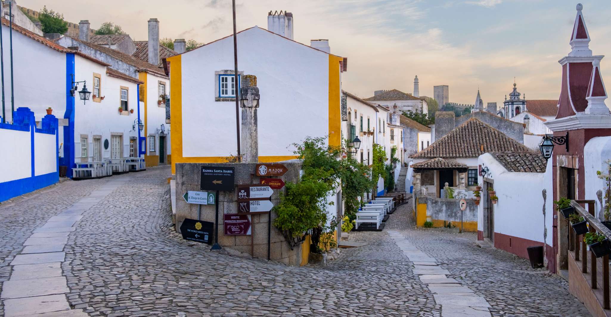 Obidos, Self-Guided Scavenger Hunt and Sightseeing Tour - Housity