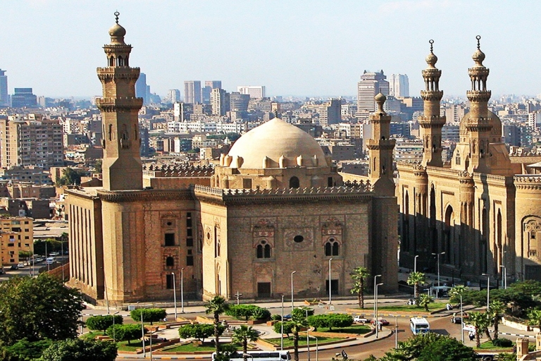 Przesiadka w Kairze: wycieczki do piramid w Gizie i islamskiego Kairu
