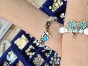Paris: Oficina de pulseiras de lembranças personalizadas