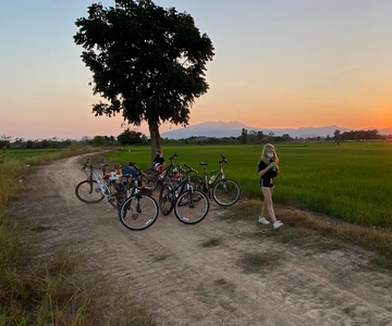 Sukhothai: 2.5-Hours Guided Countryside Sunset Bike Tour