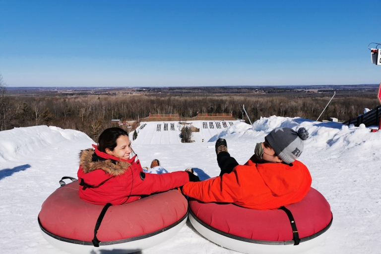 Desde Toronto: Excursión de un día en Tubo de Nieve y Raquetas de Nieve