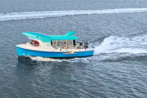 Madeira Beach: Sightseeing Cruise to John's Pass with Guide