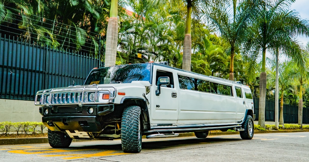 Cartagena: Limousine Ride Through the City with Champagne | GetYourGuide