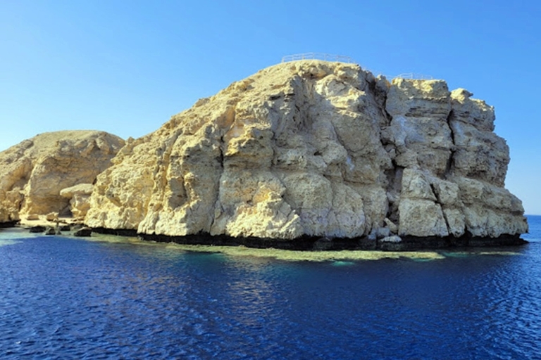 Sharm El Sheikh : Journée de navigation vers l'île Blanche et Ras MohamedExcursion en yacht à White Island et Ras Mohamed