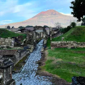Von Sorrent aus: Pompeji und Vesuv Tour ohne Anstehen