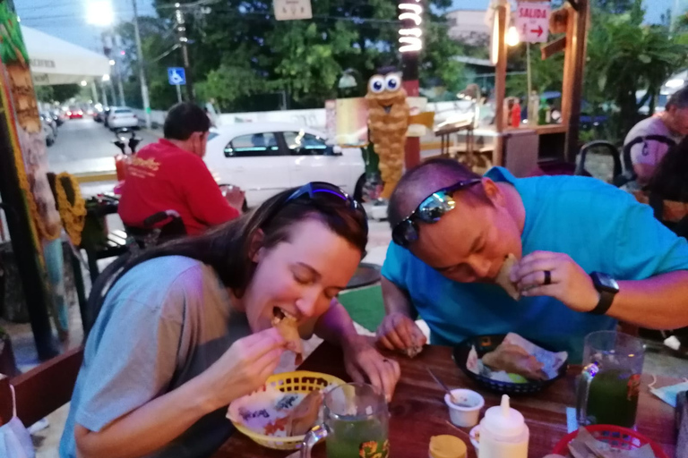 Taco Tour Cancun: wycieczka po mieście, tacos, tequila, piwo i zakupyCancun: Street Food Tour - Odbiór i dowóz do hotelu