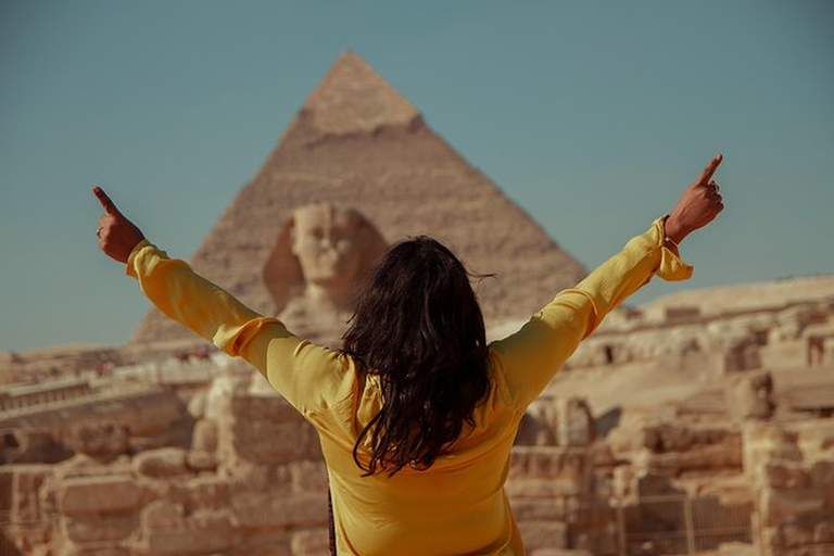 Cairo: Pyramids &amp; Museum Layover Tour with Airport Transfer