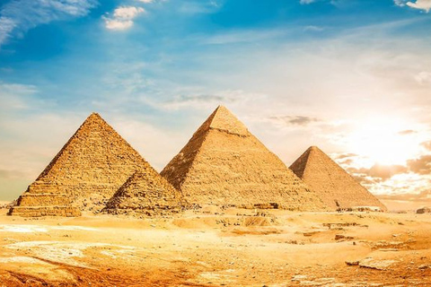 Cairo: Pyramids &amp; Museum Layover Tour with Airport Transfer