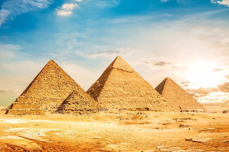 Cairo: Pyramids &amp; Museum Layover Tour with Airport Transfer