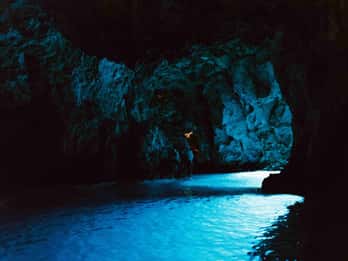 Hvar: Excursión en lancha rápida por la Cueva Azul, la Cueva Verde y la Playa de Stiniva