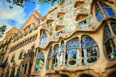 Barcelona 2 en 1: Ciudad Vieja Gótica y Ciudad Nueva Gaudí TourBarcelona: Paseo por el Barrio Gótico y el Casco Antiguo