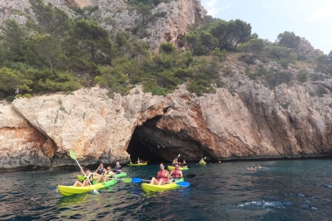 Granadella: paseo en kayak por Caló, cova del Llop Marí y Ambolo