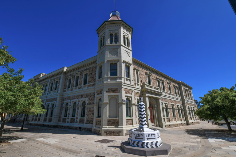 Port Adelaide: Walking Tour with Food Tasting & Drinks