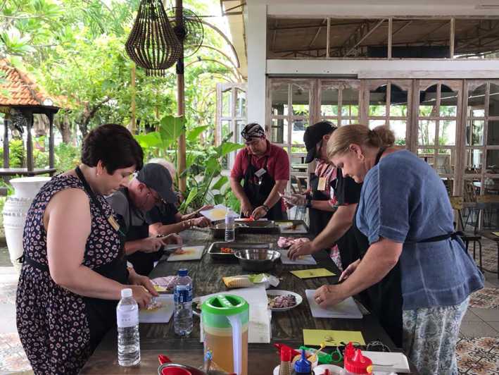 Seminyak: aula de culinária balinesa e excursão ao mercado