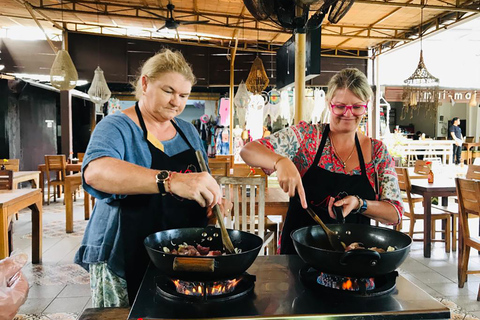 Seminyak: Balinese kookles & rondleiding marktSeminyak: Balinese kookles - niet vegetarisch