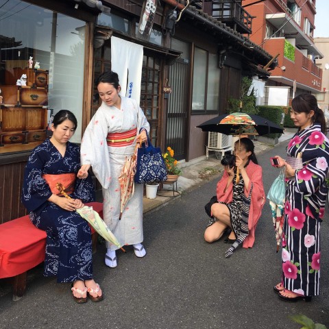 Visit Tokyo Kimono Dressing, Walking, and Photography Session in Kyoto, Japan