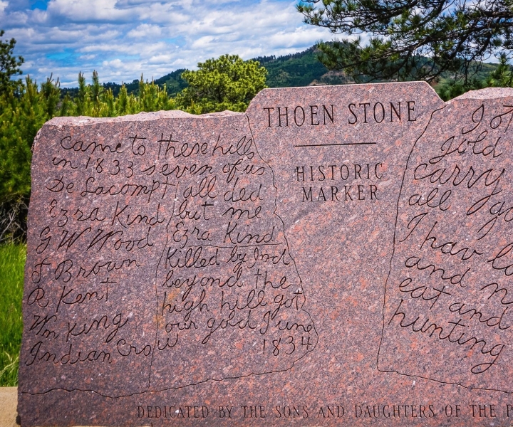South Dakota: Private Thoen Stone Tour