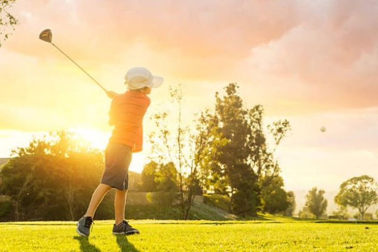 Korfu: Golfspel på landsbygden med lunch och dryckSpel med arton hål