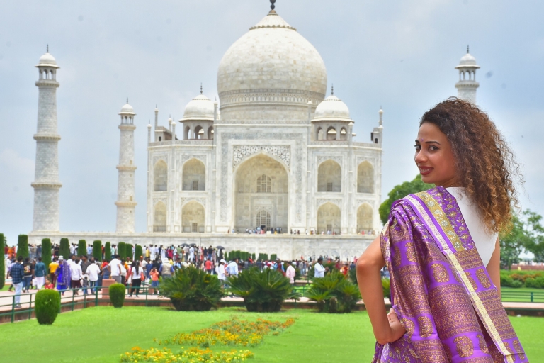 De Delhi : Agra City Overnight et visite du Taj Mahal en voitureCircuit sans hébergement (seulement voiture avec chauffeur + guide)