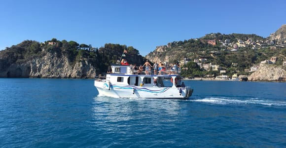 Giardini Naxos: Boat Trip Isola Bella with Snorkeling