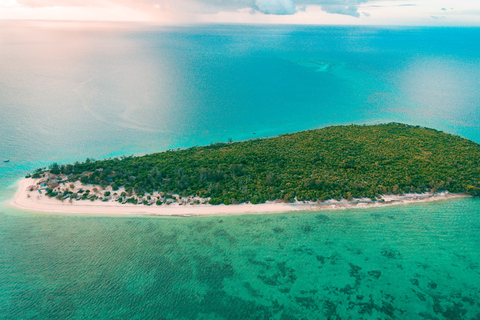 Cidade de Pedra: Viagem de meio dia com snorkel para a Ilha BaweStone Town: Viagem de barco guiada de meio dia para a Ilha Bawe