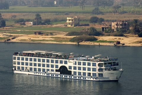 Aswan: 4-Day Guided Nile Cruise with Meals & Hotel Transfer
