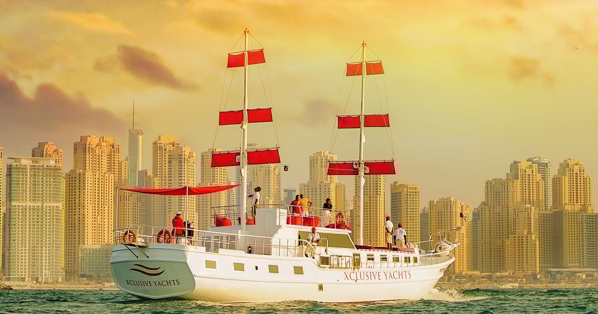 Dubai Marina SegelErlebnis mit BBQ und Schwimmen GetYourGuide