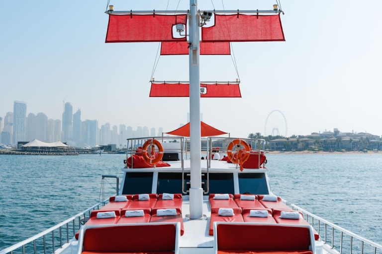 Dubai Marina: zeiltocht met barbecue en zwemmenMidden op de dag