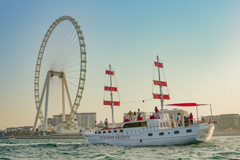 Dubai Marina: zeiltocht met barbecue en zwemmenMidden op de dag
