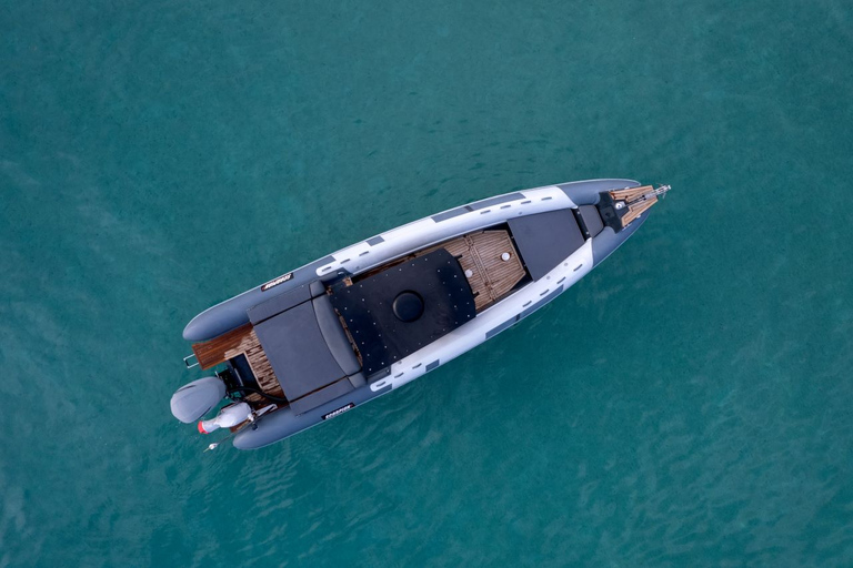 Porto Heli : visite des joyaux cachés à bord d'un bateau pneumatique avec arrêts pour nagerA la découverte des joyaux cachés : Une excursion d'une journée à partir de Porto Heli