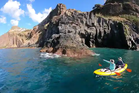 Câmara de Lobos: Private geführte Kajaktour auf Madeira