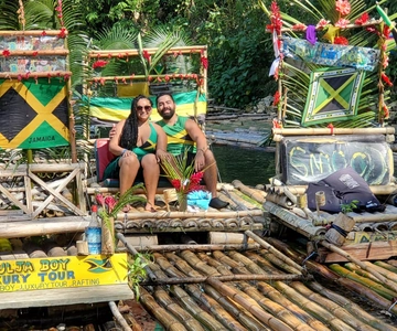 Lover's Rock (Rafting de bambu no Great River com compras)