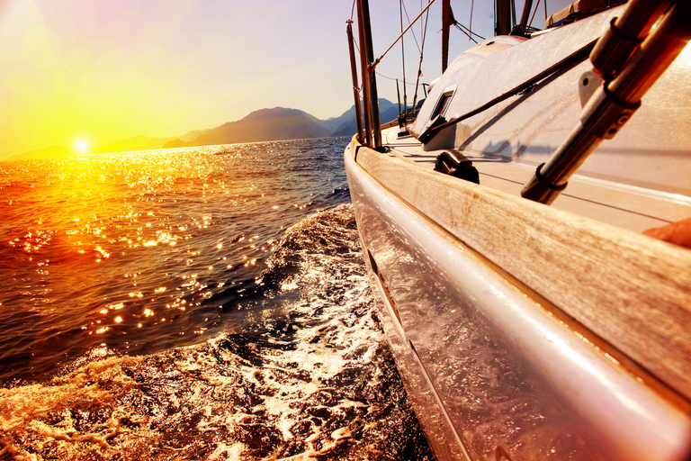 Amalfi: Amalfi Coast Sunset Small-Group Boat Tour