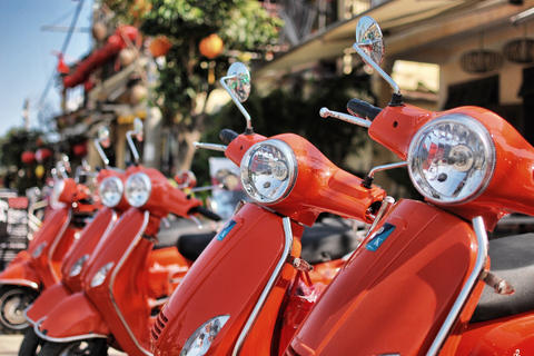 Tour gastronómico nocturno por Hoi An en scooter eléctricoVisita en grupo