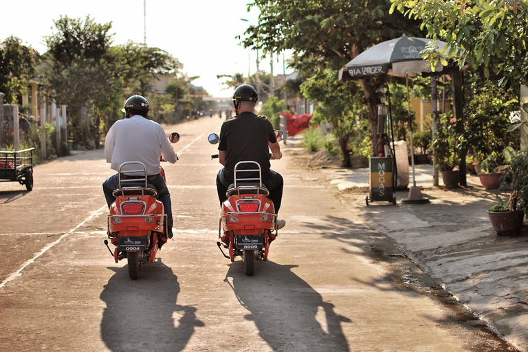 Hoi An Wieczorna wycieczka dla smakoszy skuterem elektrycznymWycieczka grupowa