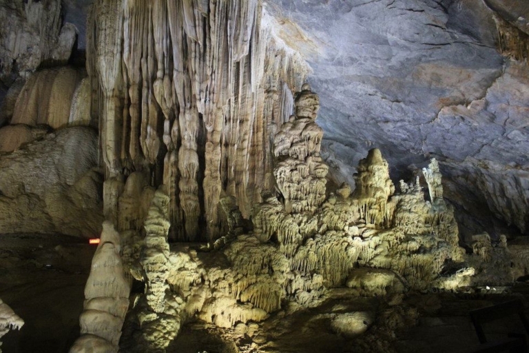 Día completo en la cueva de Phong Nha desde la ciudad de HueVisita en grupo
