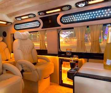 HCMC: Cu Chi Tunnels & Mekong Delta VIP Tour by Limousine