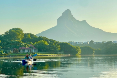 Mauritius: begeleide kajaktocht op de rivier de TamarinMauritius: begeleide kajaktocht bij zonsondergang in de rivier de Tamarin